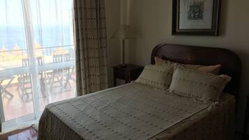 Penthouse, 4 Bedrooms, Balcony, Ocean View | 4 bedrooms, premium bedding, blackout drapes, iron/ironing board