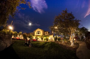 المنشأة من الخارج