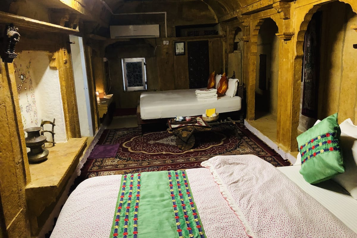 Traditional Double Room | 20 bedrooms, soundproofing, rollaway beds, free WiFi