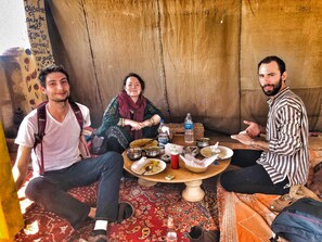 Dagelijks continentaal ontbijt inbegrepen