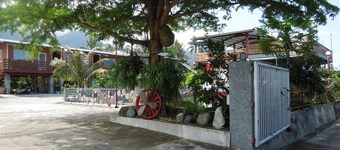 Dulan Red House