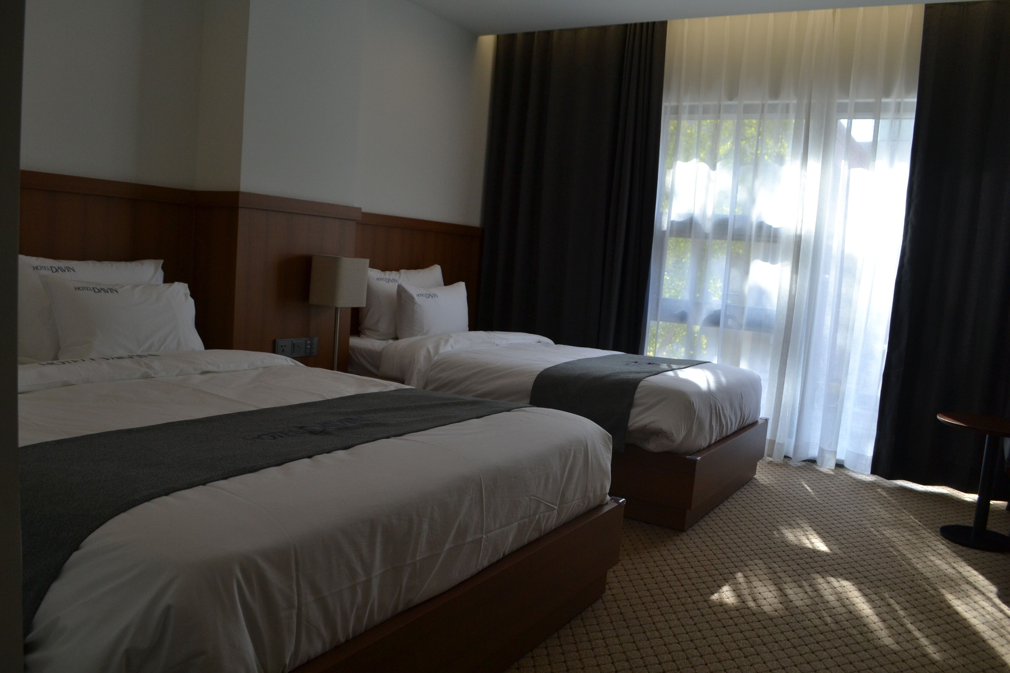 deluxe twin room (include 2pax,pay extra charge on spot) | desk, blackout curtains, free wifi