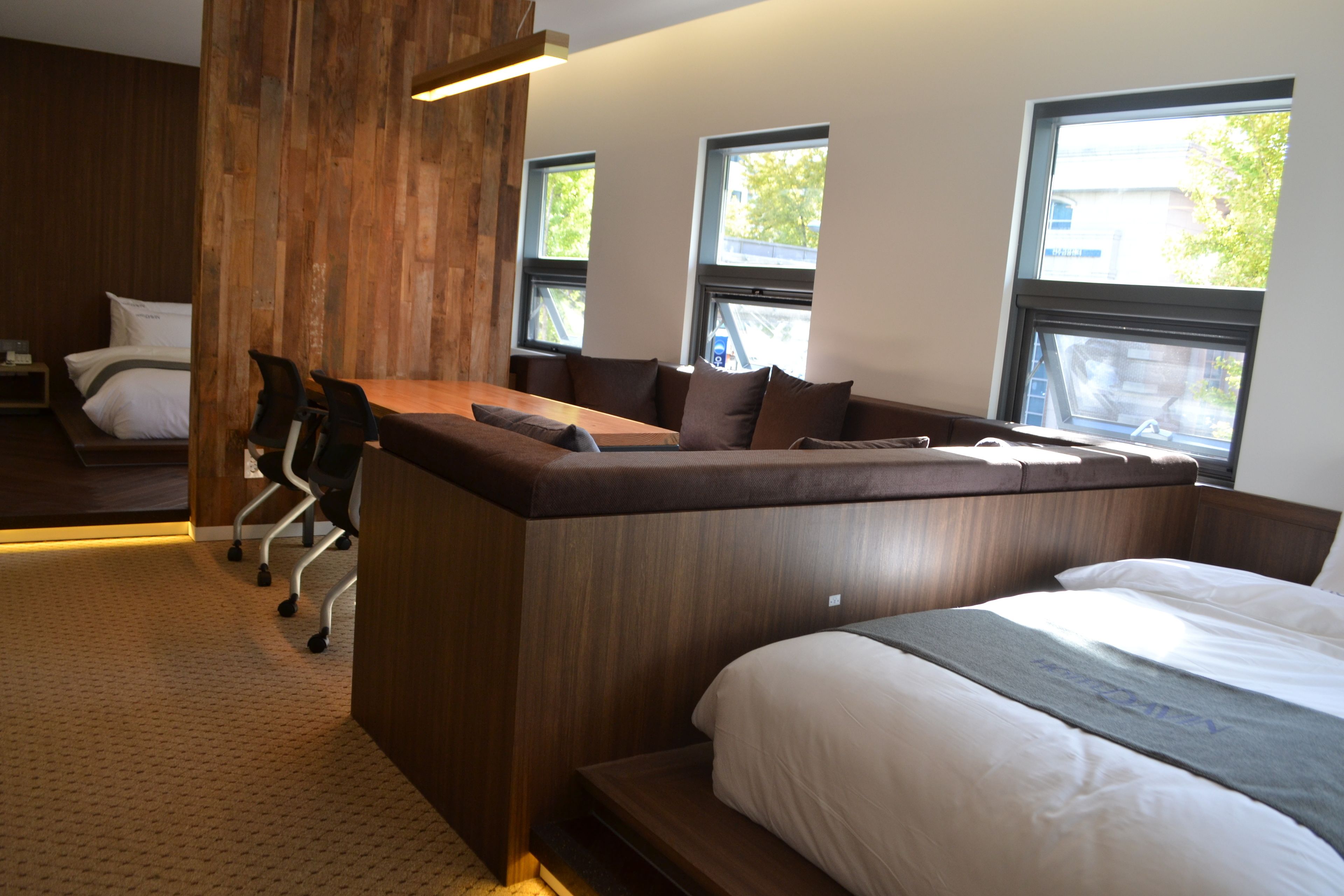 suite | desk, blackout curtains, free wifi