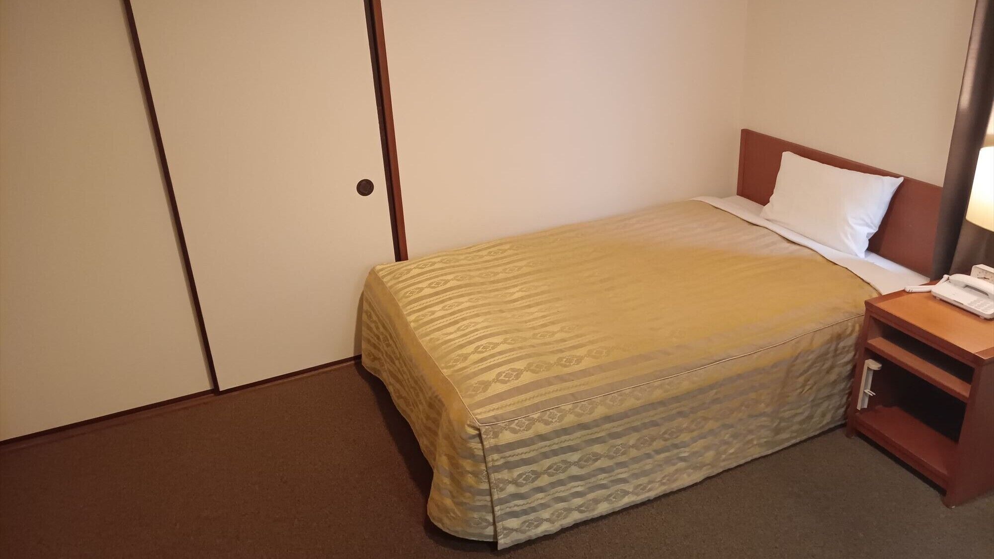 Desk, iron/ironing board (on request), WiFi (free), bed sheets