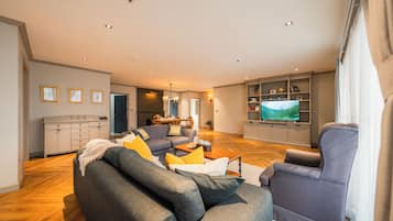 2 Bedrooms Presidential Suite | Living area | 43-inch Smart TV with digital channels, Netflix, streaming services