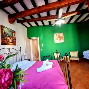 Individually decorated, individually furnished, desk, soundproofing