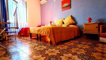 Individually decorated, individually furnished, desk, soundproofing