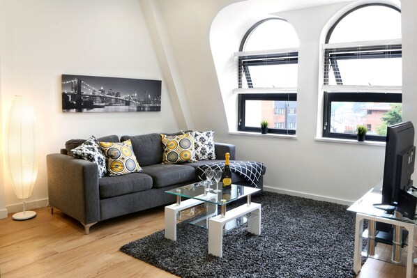 Executive Apartment, 1 Double Bed, Accessible | Television