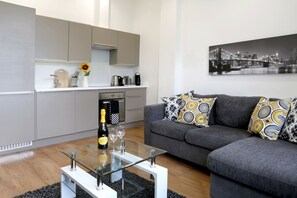 Executive Apartment, 1 Double Bed, Accessible | Mini fridge - Harmony apartment - Summit house (Reading)