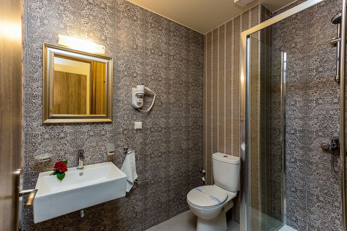 superior suite, 2 bedrooms, city view | bathroom | shower, rainfall showerhead, free toiletries, hair dryer