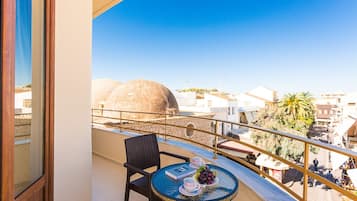 Superior Suite, 2 Bedrooms, City View | Balcony