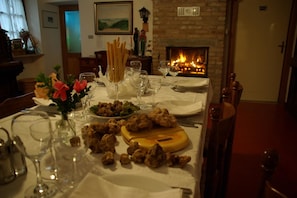 Lunch and dinner served