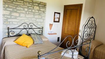 Triple Room | Desk, rollaway beds, free WiFi, wheelchair access