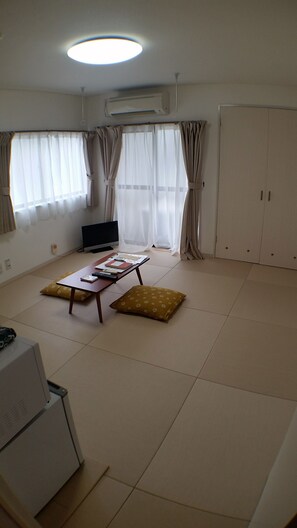 Apartment | Free WiFi, bed sheets