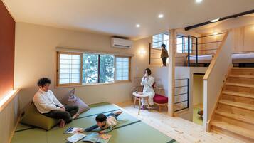 Habitación tradicional, 3 habitaciones, para no fumadores, baño privado | Edredón, wifi gratis y ropa de cama