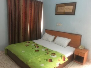 Coffres-forts dans les chambres, bureau, rideaux occultants