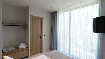 Suite Private Plunge Pool, Mountain view
