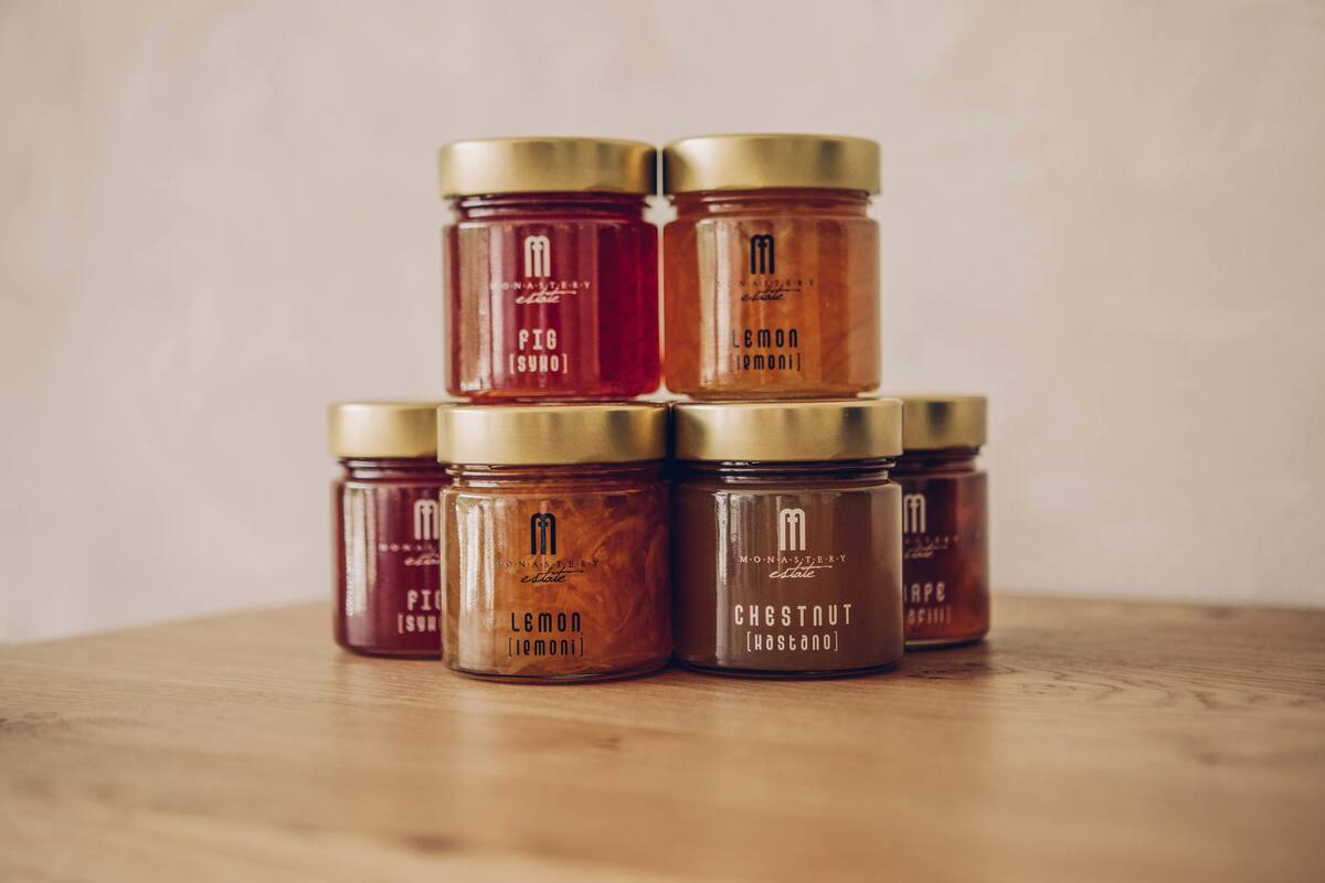 daily continental breakfast (eur 14 per person)