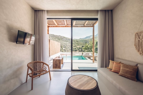 Premium bedding, minibar, in-room safe, individually decorated