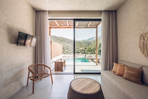 SÀngtillbehör av högsta kvalitet och minibar