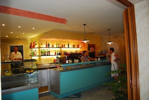 Snack bar