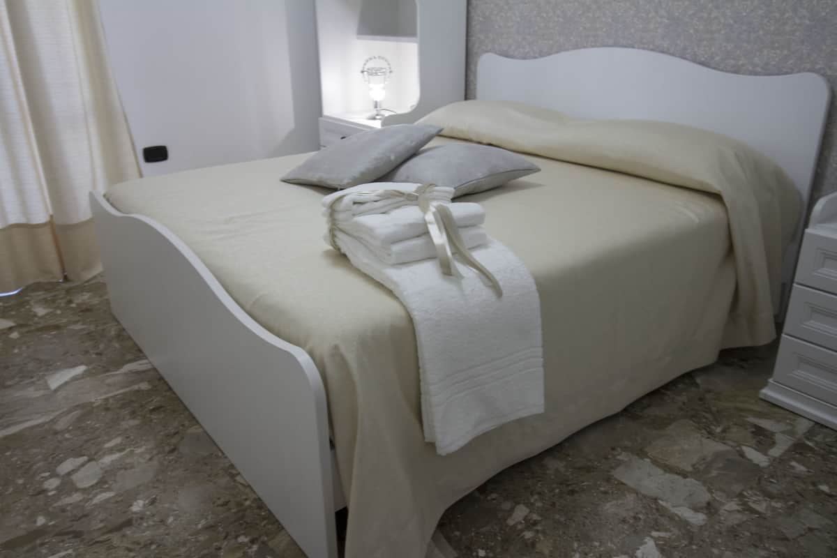 1 bedroom, desk, WiFi (free), bed sheets