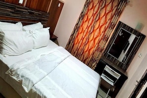 Free WiFi, bed sheets