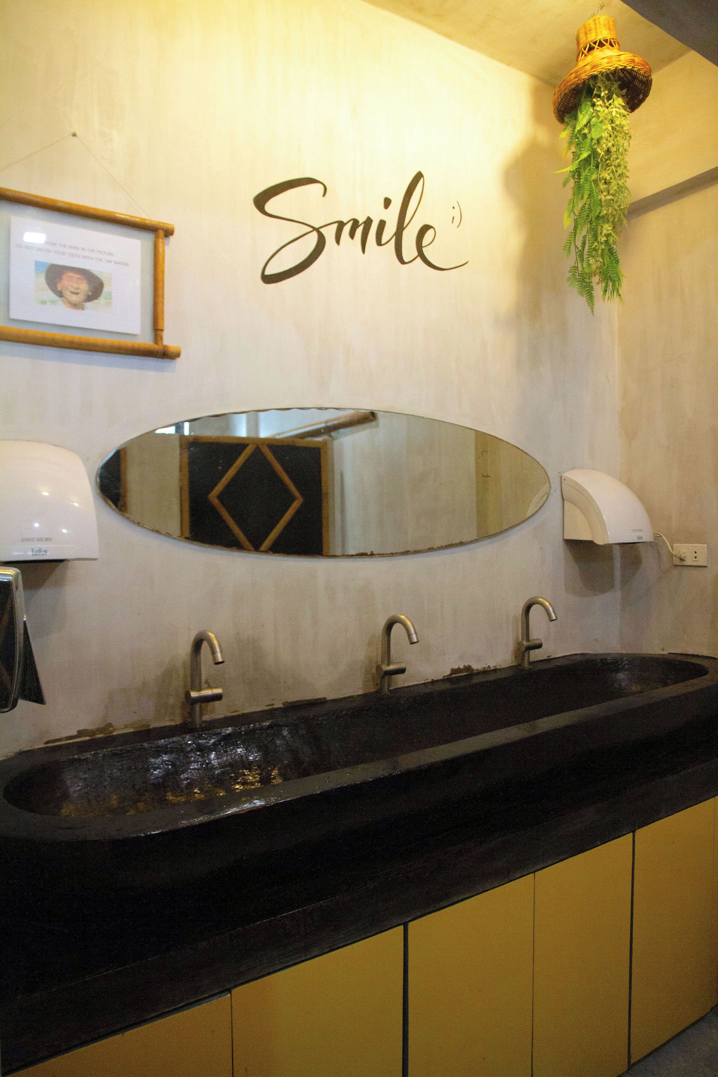 Dormitorio compartido básico, junto a la playa | Interior