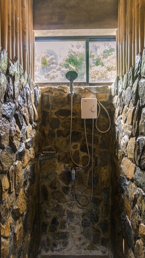 Bathroom shower - Happiness Hostel El Nido (El Nido)