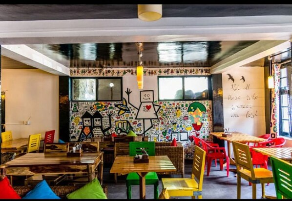 Breakfast area - The A Square Cafe Manali (Manali)