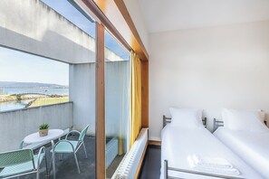 Free WiFi, bed sheets, wheelchair access