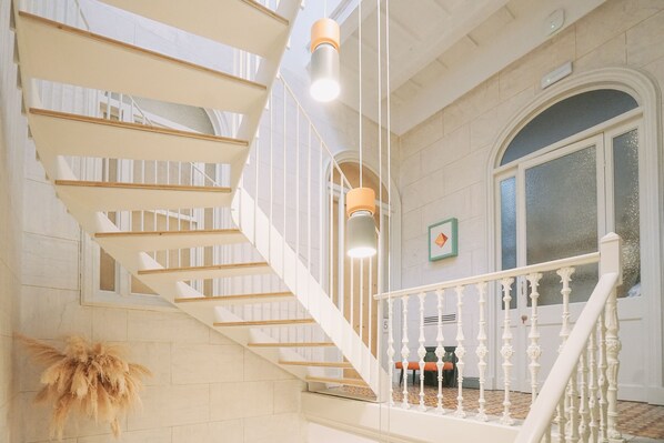 تفاصيل الفندق من الداخل