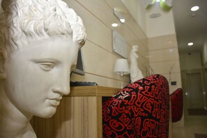 Lobby sitting area - Comfort (Tirana)