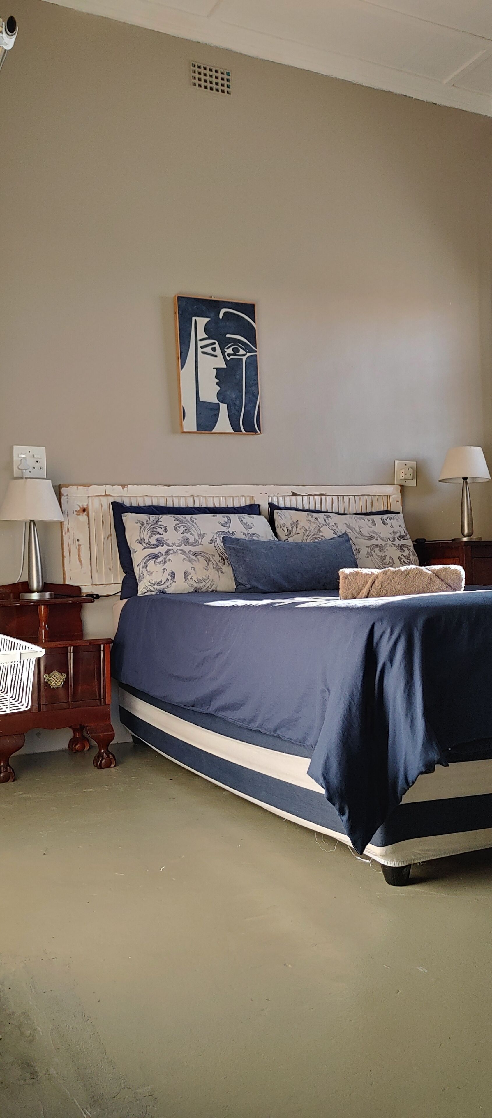 Photo - Happy Home - Woodstock