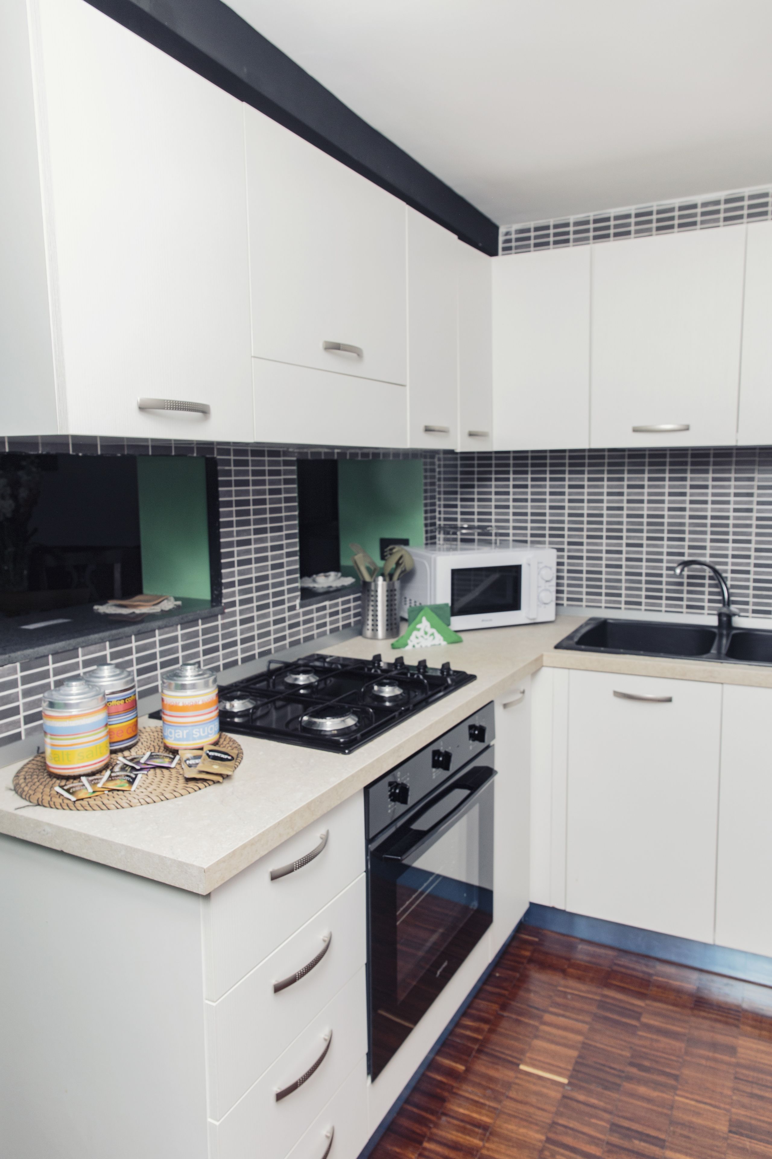 Suite monolocale Luxury, angolo cottura | Cucina privata | Frigorifero, microonde, forno, piano cottura