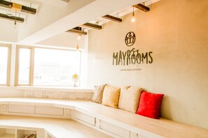 Living room - May Rooms Taipei Main Station - Hostel (Taipei)