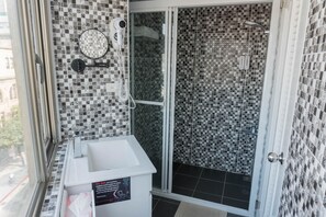 Family Room, Non Smoking, Private Bathroom (5 Single beds) | Bathroom | Shower, free toiletries, hair dryer, slippers - May Rooms Taipei Main Station - Hostel (Taipei)