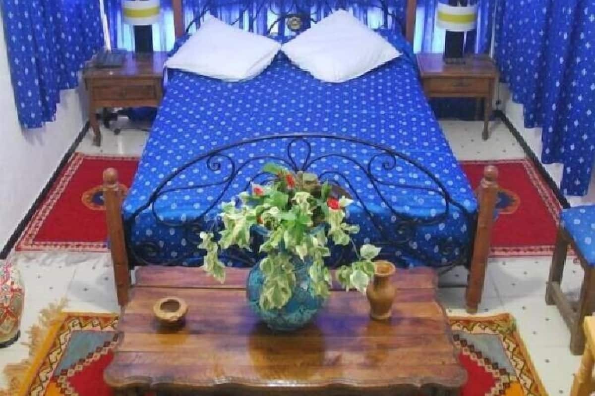 Double Room, 1 Double Bed | In-room safe, blackout drapes, iron/ironing board (on request)