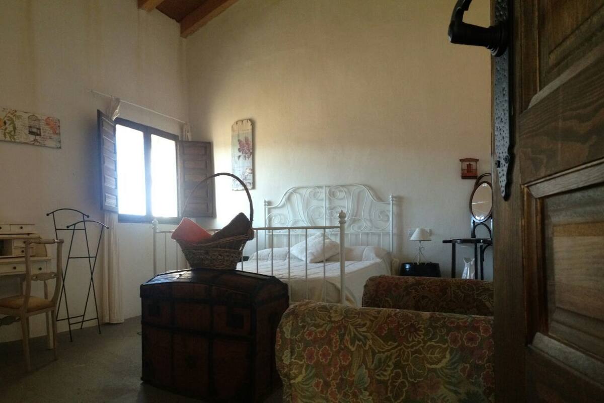 House, 2 Bedrooms | Iron/ironing board, free cots/infant beds, free WiFi, bed sheets
