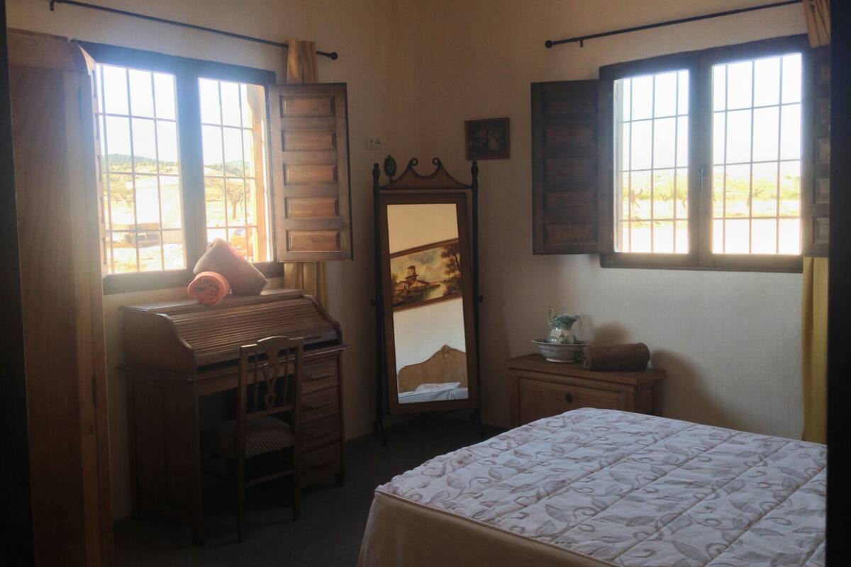 House, 3 Bedrooms | Iron/ironing board, free cots/infant beds, free WiFi, bed sheets