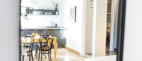 Apartment 3A | 1 sovrum, sängtillbehör av högsta kvalitet och strykjärn/strykbräda