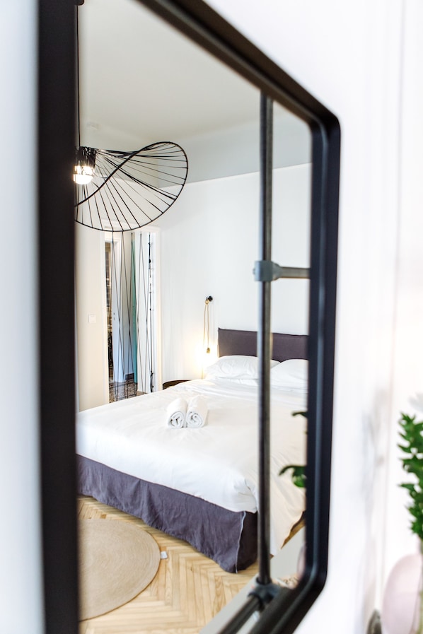 Apartment 3A | Roupas de cama premium, ferros/tábuas de passar roupa, berços grátis