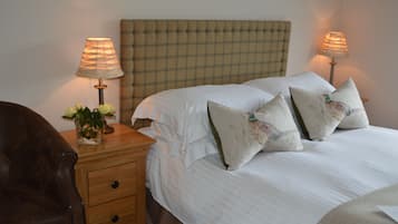 标准双人房 | 办公桌、熨斗/熨板、免费 WiFi、床单