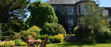 Khuôn viên nơi lưu trú