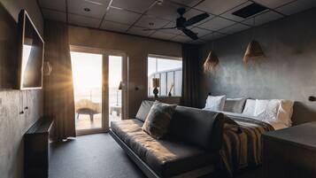 Minibar, coffres-forts dans les chambres, rideaux occultants