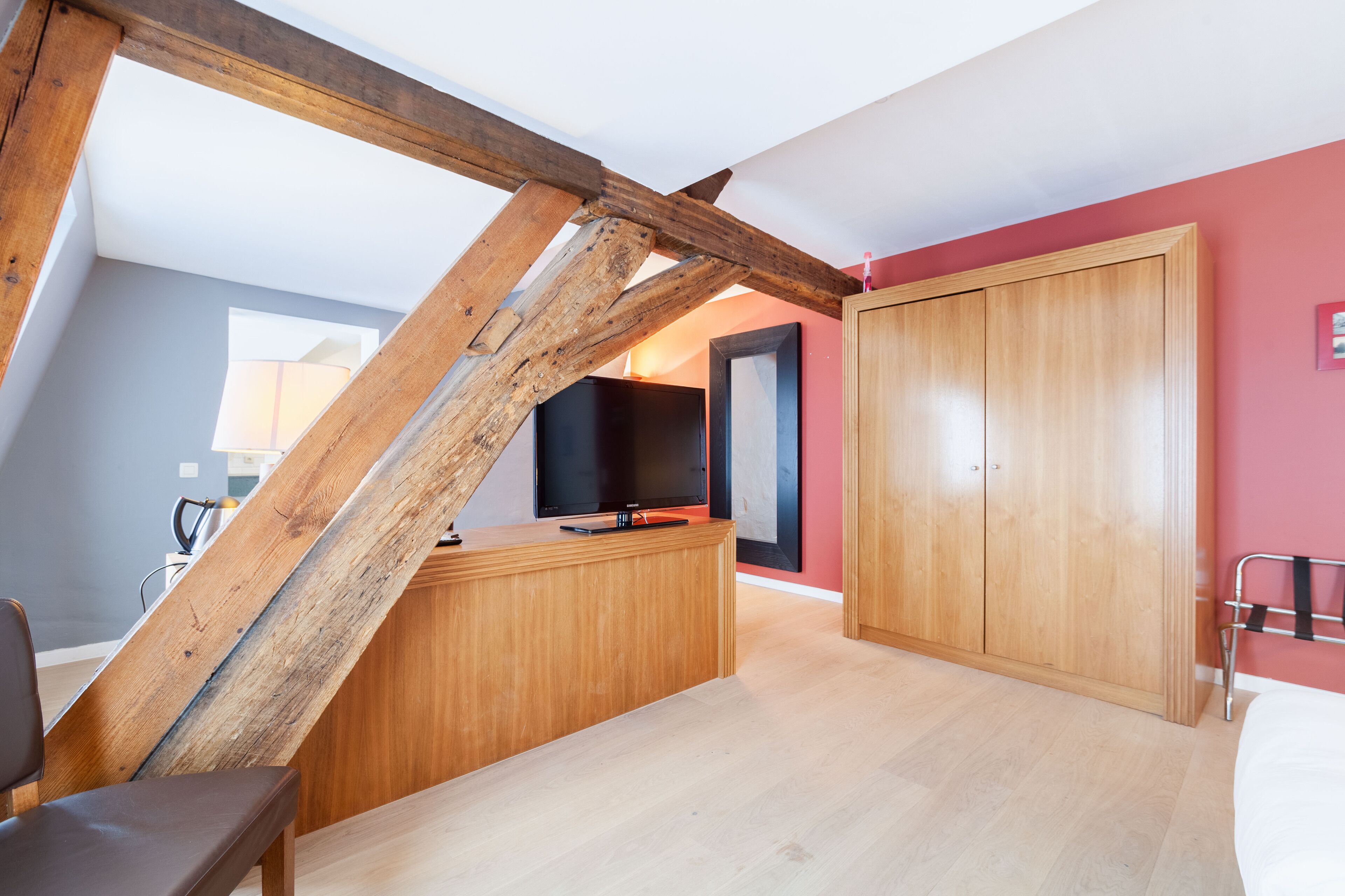 Coffres-forts dans les chambres, bureau