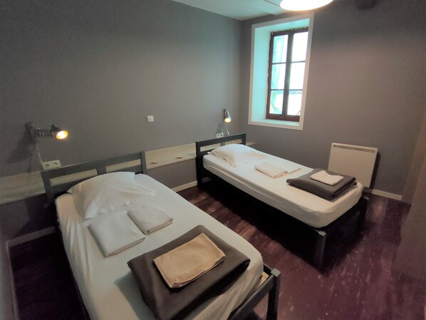 Soundproofing, cots/infant beds, bed sheets