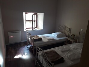 Soundproofing, cots/infant beds, bed sheets