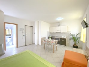 Studio, non-fumeurs | Coffres-forts dans les chambres, Wi-Fi gratuit, draps fournis