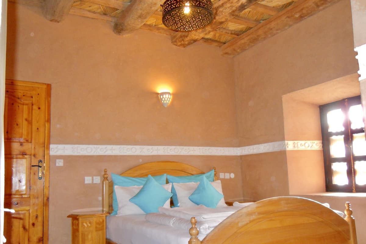 Deluxe Double Room | Desk, soundproofing, iron/ironing board, free WiFi